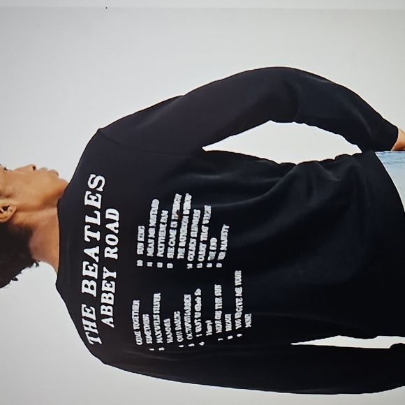 NWT Hybrid The Beatles Abbey Road Album Songs  Black Crewneck Sweater L - Picture 14 of 15